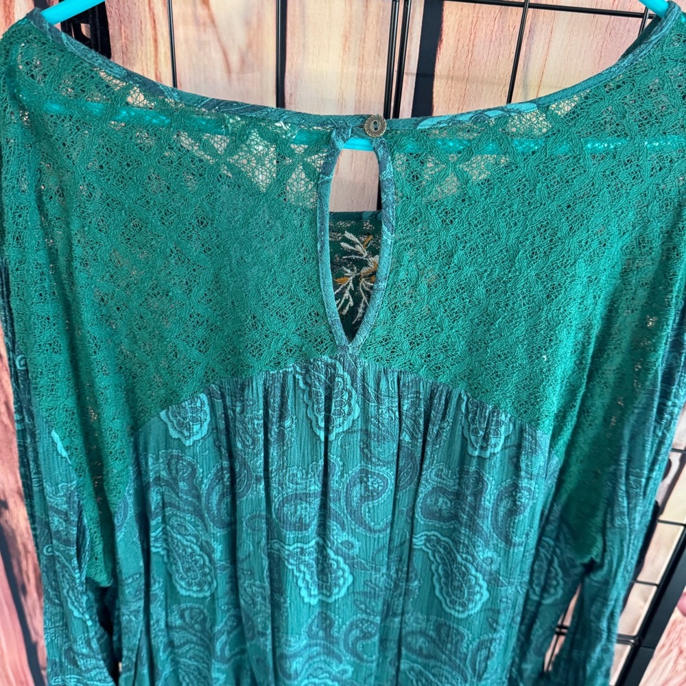 Mason & Belle - Tempesta Lace Detail Three Quarter Sleeve Top - Green - 3x - Picture 10 of 13